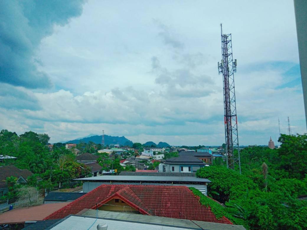 Jingjit Hotel Krabi town Екстериор снимка